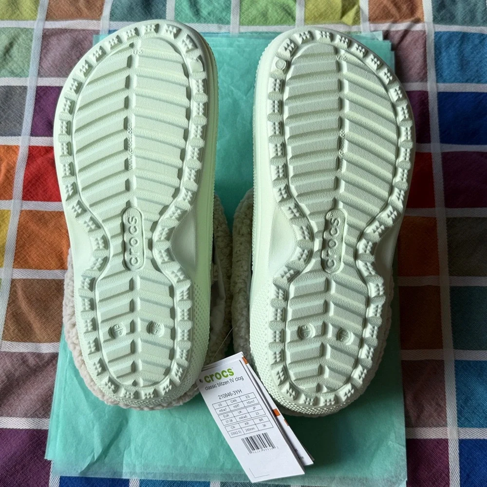 🛌 CROCS LINED CLOGS 🛌 NWT 🛌 - Picture 10 of 16